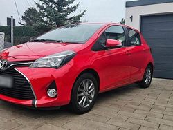 Rot Gebraucht 2015 Toyota Yaris Comfort Kleinwagen | 9.500 € (Guter Preis)