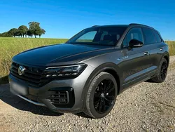 Grau Gebraucht 2019 VW Touareg R-line SUV | 48.000 € (Teuer)
