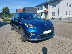 Blau Gebraucht 2021 Kia e-Niro Spirit SUV | 22.500 € (Fairer Preis)