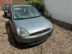 Silber Gebraucht 2005 Ford Fiesta Kleinwagen | 300 € (Guter Preis)