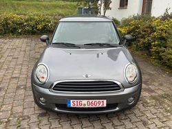 Grau Gebraucht 2009 Mini Cooper Kleinwagen | 4.150 € (Fairer Preis)