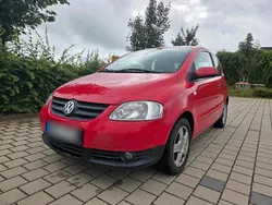 Rot Gebraucht 2010 VW Fox Kleinwagen | 1.950 € (Fairer Preis)