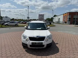 Weiß Gebraucht 2013 Skoda Yeti Active SUV | 10.490 € (Fairer Preis)