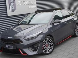 Grau (pentametal metallic) Gebraucht 2024 Kia ProCeed GT Kleinwagen | 33.990 € (Etwas zu teuer)