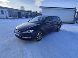 Blau Gebraucht 2017 VW Golf VII Sound Kombi | 15.990 € (Etwas zu teuer)