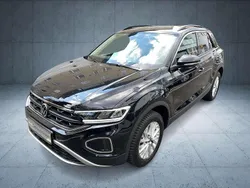 Deep black perleffekt Gebraucht 2024 VW T-Roc Life SUV | 22.280 € (Guter Preis)