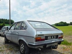 Silber Gebraucht 1979 Renault 20 Kleinwagen | 2.000 €
