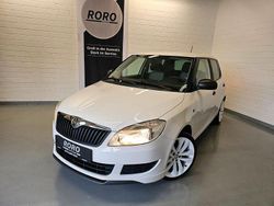 Weiß Gebraucht 2015 Skoda Fabia Cool Edition Limousine | 4.950 € (Fairer Preis)
