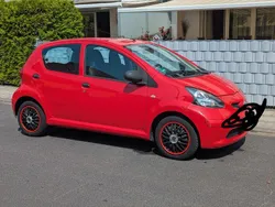 Rot Gebraucht 2009 Toyota Aygo Kleinwagen | 2.900 € (Fairer Preis)
