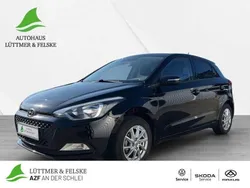 Schwarz Gebraucht 2016 Hyundai i20 Classic Limousine | 7.480 € (Etwas zu teuer)