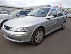 Silber Gebraucht 2000 Opel Vectra Comfort Limousine | 2.999 € (Etwas zu teuer)