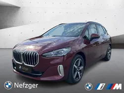 Rot Gebraucht 2024 BMW 220 Active Tourer Luxury Line Van / Kleinbus | 35.900 € (Etwas zu teuer)