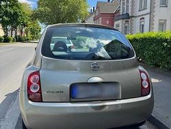 Gold Gebraucht 2003 Nissan Micra Kleinwagen | 990 €