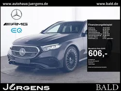 Grau graphitgrau Gebraucht 2024 Mercedes E300 AMG Kombi | 64.220 € (Etwas zu teuer)
