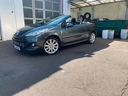 Grau Gebraucht 2009 Peugeot 207 CC Cabrio | 6.499 € (Teuer)