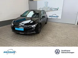 Deep black perleffekt (metallic) Gebraucht 2021 VW Golf VIII Style Limousine | 22.980 € (Fairer Preis)