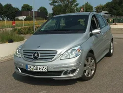 Silber Gebraucht 2007 Mercedes B200 Van / Kleinbus | 9.450 € (Teuer)