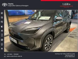 Grau Gebraucht 2024 Toyota Yaris Cross Team SUV | 30.990 € (Fairer Preis)