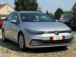 Silber Gebraucht 2022 VW Golf VIII Life Limousine | 15.490 € (Fairer Preis)