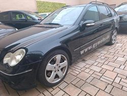 Schwarz Gebraucht 2004 Mercedes C230 Avantgarde Kombi | 2.699 € (Teuer)
