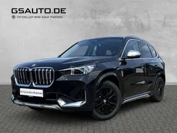 Black sapphire metallic (schwarz) Gebraucht 2023 BMW iX1 xLine SUV | 39.700 € (Guter Preis)