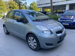 Grau Gebraucht 2009 Toyota Yaris Limousine | 2.400 € (Guter Preis)