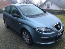 Blau Gebraucht 2004 Seat Altea Reference Van / Kleinbus | 2.990 € (Fairer Preis)