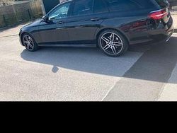 Schwarz Gebraucht 2017 Mercedes 350 AMG line Kombi | 27.700 €