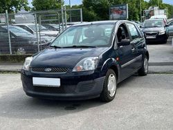Marineblau Gebraucht 2007 Ford Fiesta Kleinwagen | 2.250 € (Etwas zu teuer)