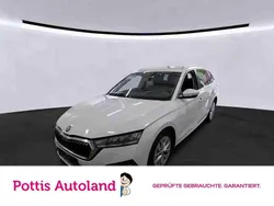 Weiss Gebraucht 2023 Skoda Octavia Style Kombi | 24.977 € (Guter Preis)
