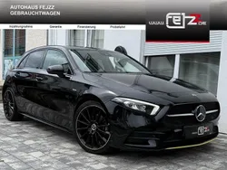 Schwarz Gebraucht 2019 Mercedes A200 AMG line Limousine | 17.999 € (Fairer Preis)