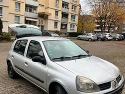 Grau Gebraucht 2005 Renault Clio II Kleinwagen | 399 €
