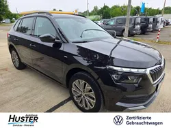 Schwarz magic perleffekt 6815 (metallic) Gebraucht 2021 Skoda Kamiq Clever SUV | 20.875 € (Fairer Preis)