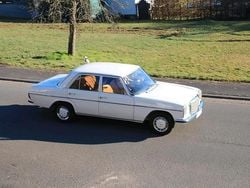 Weiß Gebraucht 1974 Mercedes W115 Limousine | 11.899 €