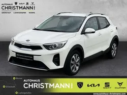 Weiß Gebraucht 2021 Kia Stonic Vision SUV | 15.890 € (Guter Preis)