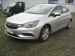 Silber Gebraucht 2016 Opel Astra Innovation Limousine | 12.950 € (Fairer Preis)