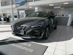 Dark knight / mic (schwarz) Gebraucht 2022 Hyundai i30 Limousine | 22.850 € (Teuer)