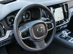 Grau Gebraucht 2021 Volvo V60 Inscription Kombi | 37.550 € (Etwas zu teuer)