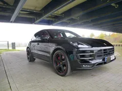 Schwarz Gebraucht 2017 Porsche Macan Turbo Performance Package SUV | 55.900 € (Guter Preis)