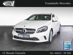 Weiß (calcitweiss unilack) Gebraucht 2017 Mercedes A180 Limousine | 18.450 € (Etwas zu teuer)
