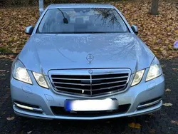Silber Gebraucht 2010 Mercedes E220 Limousine | 14.600 € (Teuer)