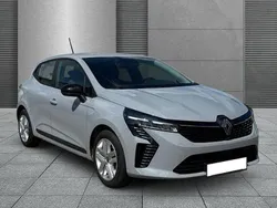 Grau Gebraucht 2025 Renault Clio V | 19.530 € (Etwas zu teuer)