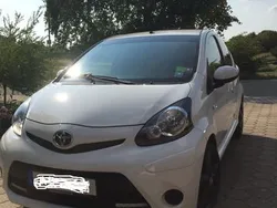 Weiß metallic Gebraucht 2013 Toyota Aygo Cool Kleinwagen | 5.800 € (Fairer Preis)