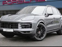 Grau Gebraucht 2025 Porsche Cayenne SUV | 123.888 €