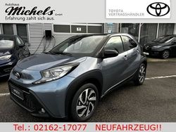 Grau Gebraucht 2024 Toyota Aygo Team Kleinwagen | 19.590 €
