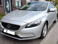 Silber Gebraucht 2015 Volvo V40 Kombi | 13.490 € (Fairer Preis)