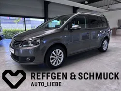 Grau (pepper grey) Gebraucht 2014 VW Touran Cup Van / Kleinbus | 20.940 €