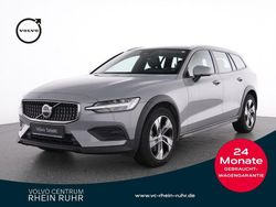 Vapour grey / metallic Gebraucht 2023 Volvo V60 CC Plus Kombi | 33.990 € (Superpreis)