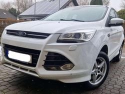 Weiß Gebraucht 2016 Ford Kuga Titanium SUV | 14.250 € (Etwas zu teuer)