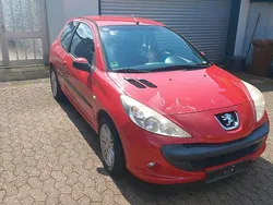 Rot Gebraucht 2009 Peugeot 206+ Kleinwagen | 700 € (Fairer Preis)